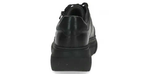 Кроссовки Caprice